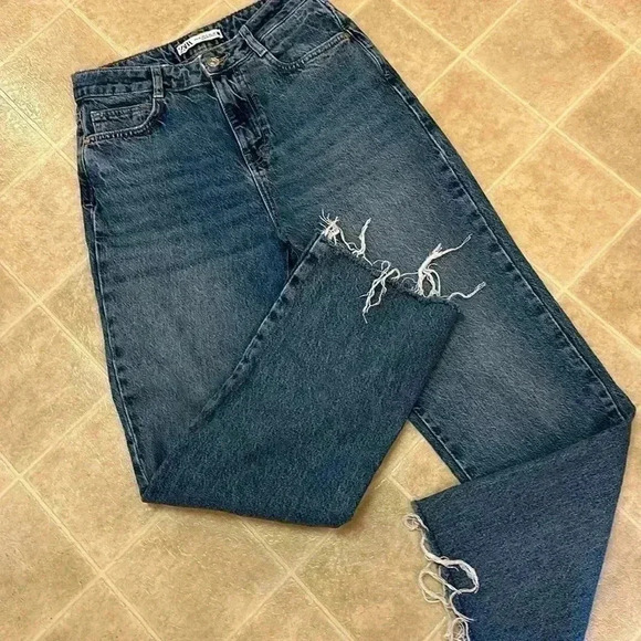 Zara - Picture 1 of 4